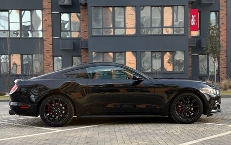 Ford Mustang VI рестайлинг, 2016 год, 2 470 000 рублей, 6 фотография