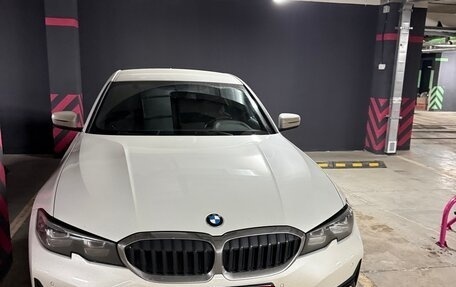 BMW 3 серия, 2019 год, 3 600 000 рублей, 14 фотография