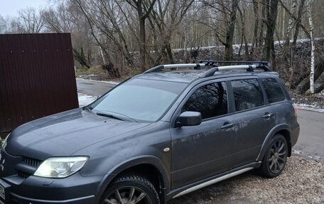 Mitsubishi Outlander III рестайлинг 3, 2005 год, 610 000 рублей, 3 фотография