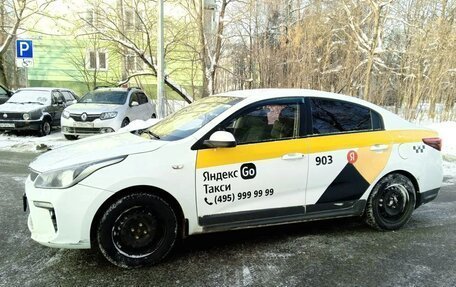 KIA Rio IV, 2018 год, 800 000 рублей, 3 фотография