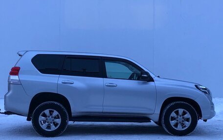 Toyota Land Cruiser Prado 150 рестайлинг 2, 2011 год, 2 400 000 рублей, 4 фотография