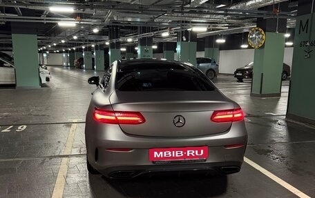 Mercedes-Benz E-Класс, 2017 год, 3 000 000 рублей, 4 фотография