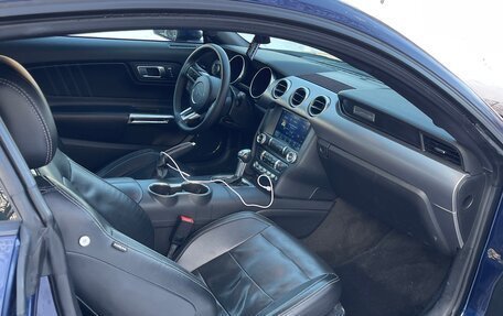 Ford Mustang VI рестайлинг, 2018 год, 2 600 000 рублей, 21 фотография