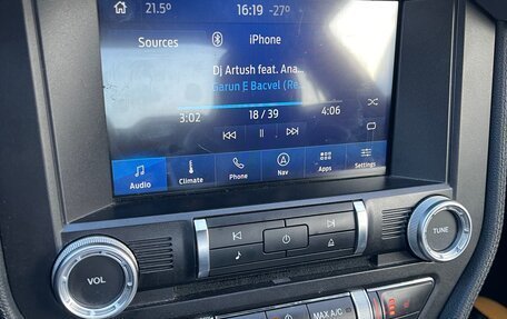 Ford Mustang VI рестайлинг, 2018 год, 2 600 000 рублей, 25 фотография