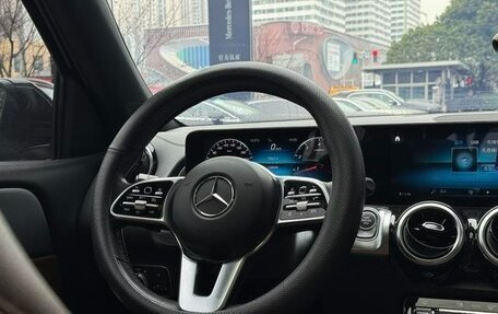 Mercedes-Benz GLB, 2022 год, 1 980 002 рублей, 10 фотография