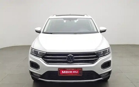 Volkswagen T-Roc I, 2021 год, 1 294 700 рублей, 1 фотография