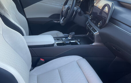 Lexus RX IV рестайлинг, 2023 год, 11 800 000 рублей, 11 фотография