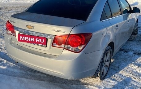 Chevrolet Cruze II, 2011 год, 590 000 рублей, 2 фотография
