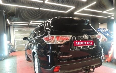 Toyota Highlander III, 2014 год, 2 900 000 рублей, 3 фотография