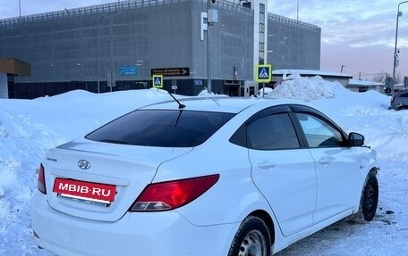 Hyundai Solaris II рестайлинг, 2016 год, 375 000 рублей, 3 фотография