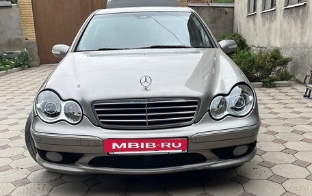 Mercedes-Benz C-Класс, 2004 год, 770 000 рублей, 3 фотография
