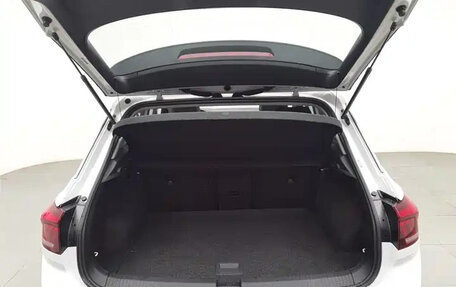 Volkswagen T-Roc I, 2021 год, 1 294 700 рублей, 5 фотография