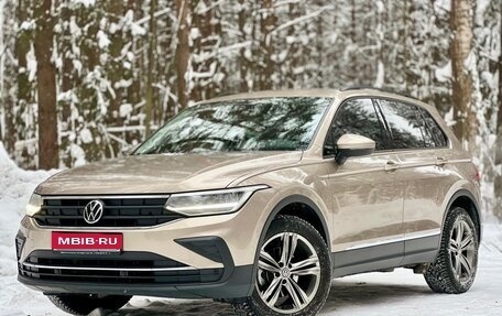 Volkswagen Tiguan II, 2021 год, 2 648 000 рублей, 1 фотография