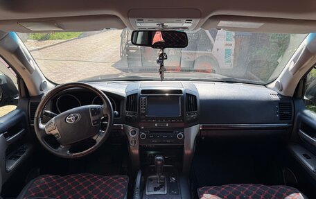 Toyota Land Cruiser 200, 2010 год, 3 050 000 рублей, 5 фотография