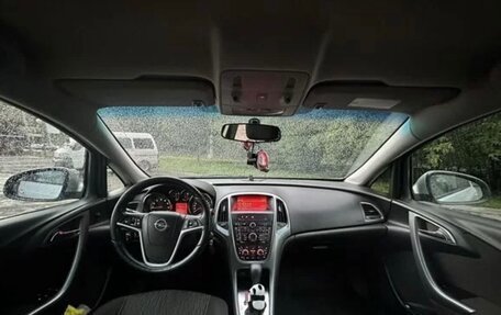 Opel Astra J, 2013 год, 950 000 рублей, 6 фотография