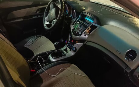 Chevrolet Cruze II, 2011 год, 550 000 рублей, 5 фотография