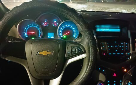 Chevrolet Cruze II, 2011 год, 550 000 рублей, 7 фотография