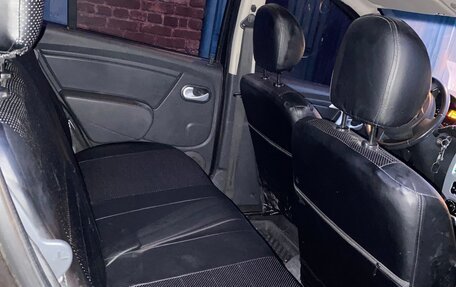 Renault Sandero I, 2013 год, 600 000 рублей, 6 фотография