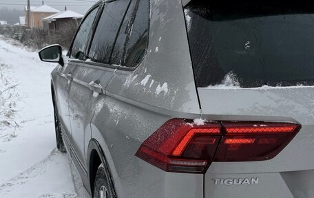 Volkswagen Tiguan II, 2019 год, 2 500 000 рублей, 4 фотография