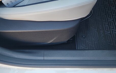 Geely Emgrand, 2023 год, 1 400 000 рублей, 20 фотография