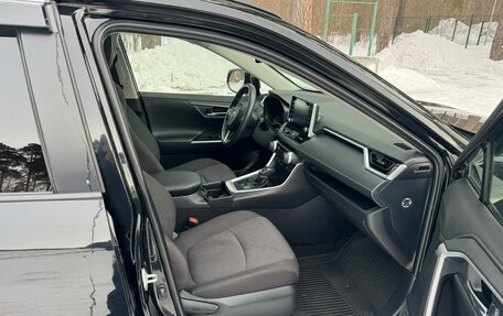 Toyota RAV4, 2021 год, 3 930 000 рублей, 8 фотография