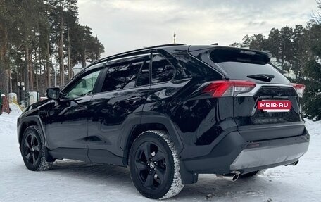 Toyota RAV4, 2021 год, 3 930 000 рублей, 12 фотография