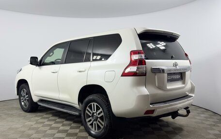 Toyota Land Cruiser Prado 150 рестайлинг 2, 2014 год, 3 553 900 рублей, 2 фотография