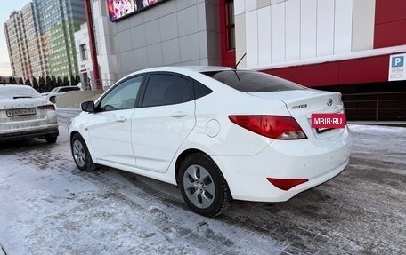 Hyundai Solaris II рестайлинг, 2015 год, 965 000 рублей, 2 фотография