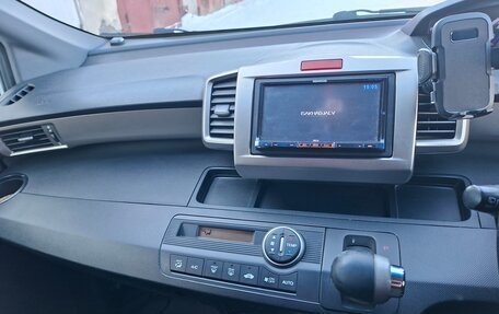 Honda Freed I, 2012 год, 1 030 000 рублей, 3 фотография