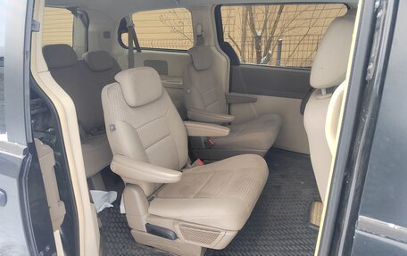 Chrysler Town & Country V рестайлинг, 2008 год, 950 000 рублей, 8 фотография