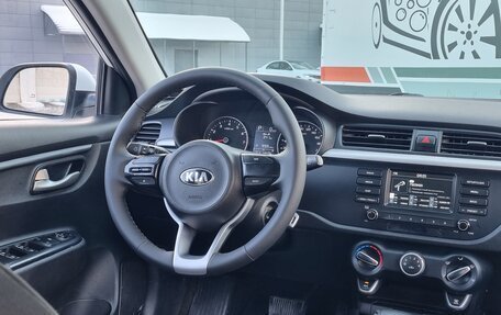 KIA Rio IV, 2018 год, 990 000 рублей, 9 фотография