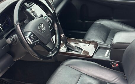 Toyota Camry, 2017 год, 1 900 000 рублей, 7 фотография