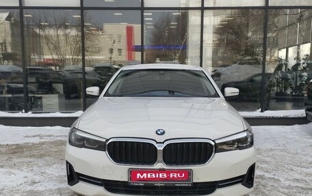 BMW 5 серия, 2021 год, 3 650 000 рублей, 2 фотография