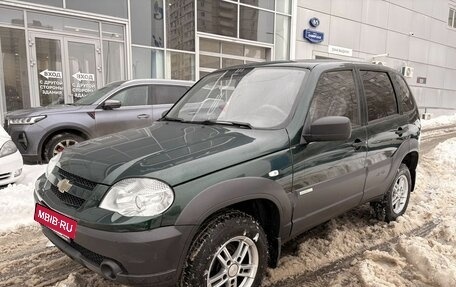 Chevrolet Niva I рестайлинг, 2015 год, 649 000 рублей, 2 фотография