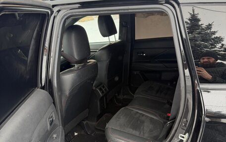 Mitsubishi Outlander III рестайлинг 3, 2021 год, 2 780 000 рублей, 6 фотография