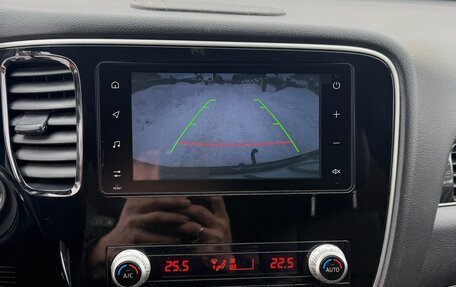 Mitsubishi Outlander III рестайлинг 3, 2021 год, 2 780 000 рублей, 10 фотография