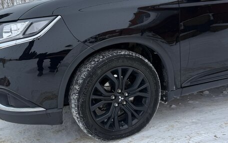 Mitsubishi Outlander III рестайлинг 3, 2021 год, 2 780 000 рублей, 12 фотография