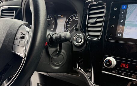 Mitsubishi Outlander III рестайлинг 3, 2021 год, 2 780 000 рублей, 9 фотография