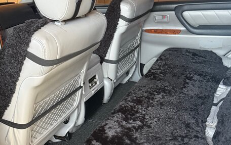 Toyota Land Cruiser 100 рестайлинг 2, 2006 год, 2 200 000 рублей, 5 фотография