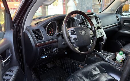 Toyota Land Cruiser 200, 2012 год, 2 600 000 рублей, 6 фотография