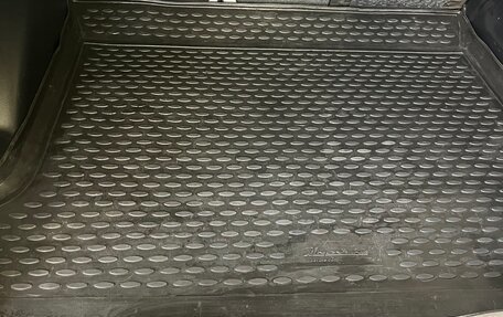 Toyota Land Cruiser Prado 150 рестайлинг 2, 2014 год, 3 700 000 рублей, 16 фотография