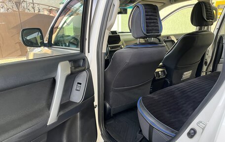 Toyota Land Cruiser Prado 150 рестайлинг 2, 2014 год, 3 700 000 рублей, 17 фотография