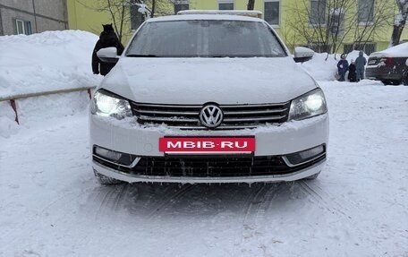 Volkswagen Passat B7, 2011 год, 1 000 000 рублей, 2 фотография