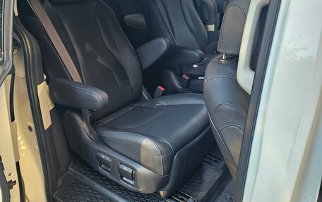 KIA Carnival, 2021 год, 4 500 000 рублей, 8 фотография