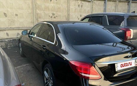 Mercedes-Benz E-Класс, 2020 год, 2 300 000 рублей, 3 фотография