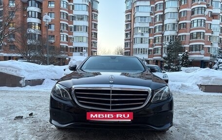 Mercedes-Benz E-Класс, 2016 год, 2 350 000 рублей, 2 фотография