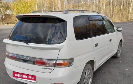 Toyota Gaia, 2002 год, 750 000 рублей, 4 фотография