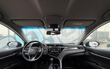 Toyota Camry, 2018 год, 2 443 000 рублей, 2 фотография