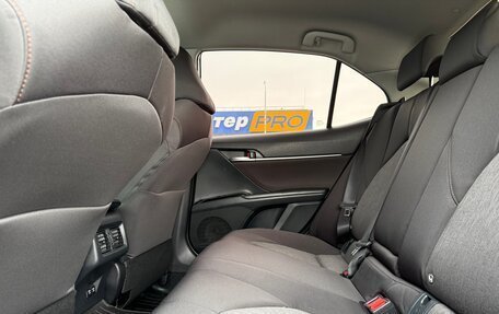 Toyota Camry, 2018 год, 2 443 000 рублей, 10 фотография