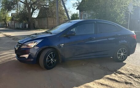 Hyundai Solaris II рестайлинг, 2015 год, 950 000 рублей, 4 фотография